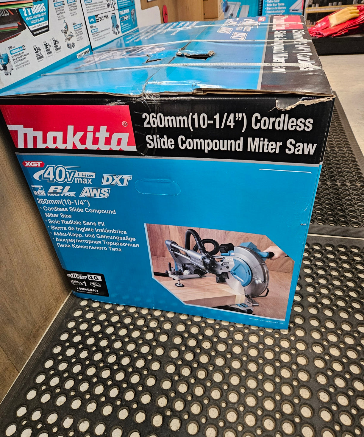 Damaged Box LS004GM101 40Vmax XGT Brushless 260mm (10-¼") Slide Compound Mitre Saw kit