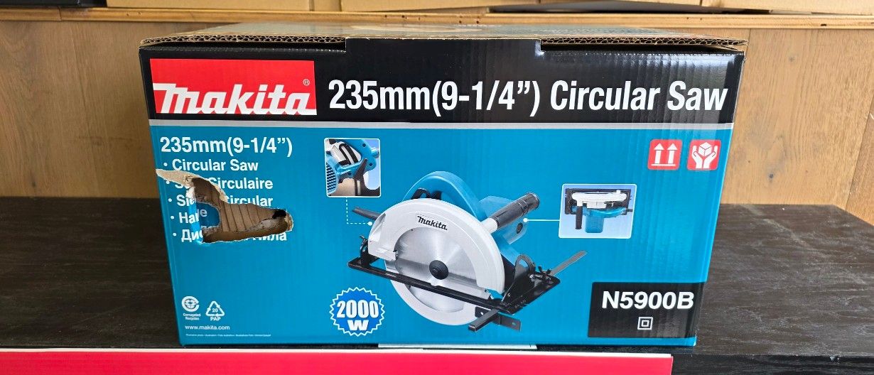 Makita 235mm 9-1 4in Circular Saw