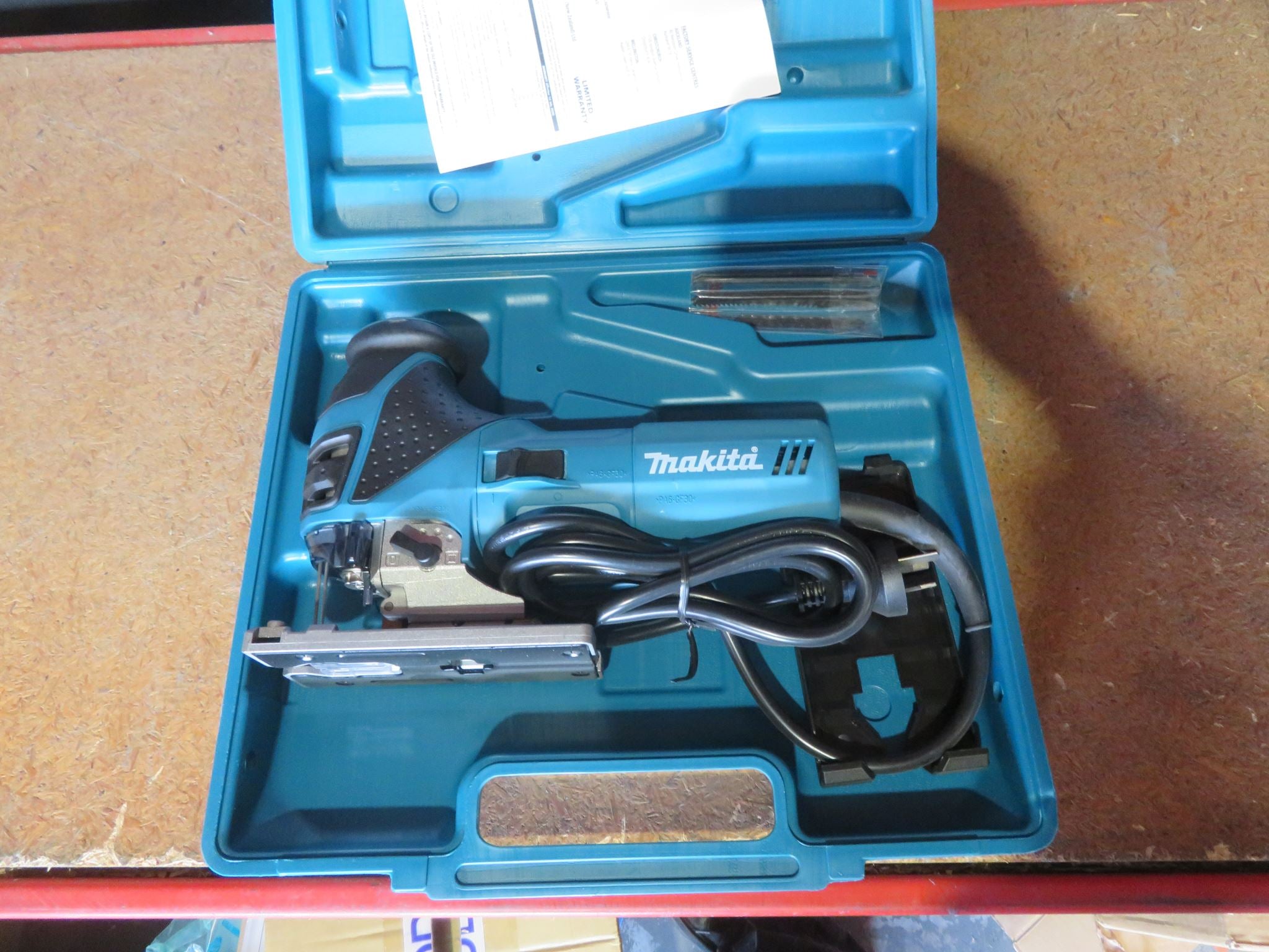 Makita 720W Barrel Grip Jigsaw