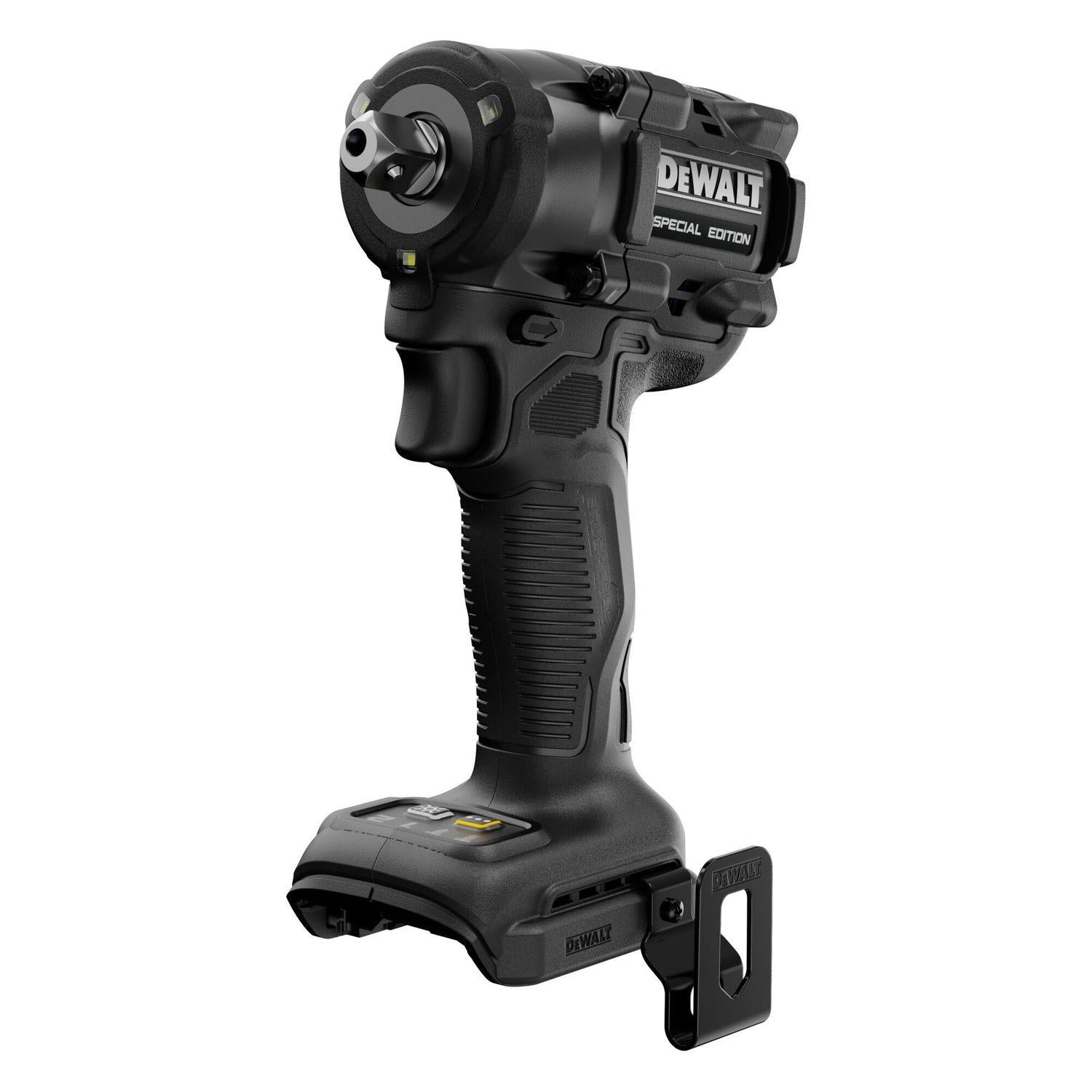 Dewalt 18V XR CORDLESS IMPACT WRENCH 2 X 5AH MCLAREN