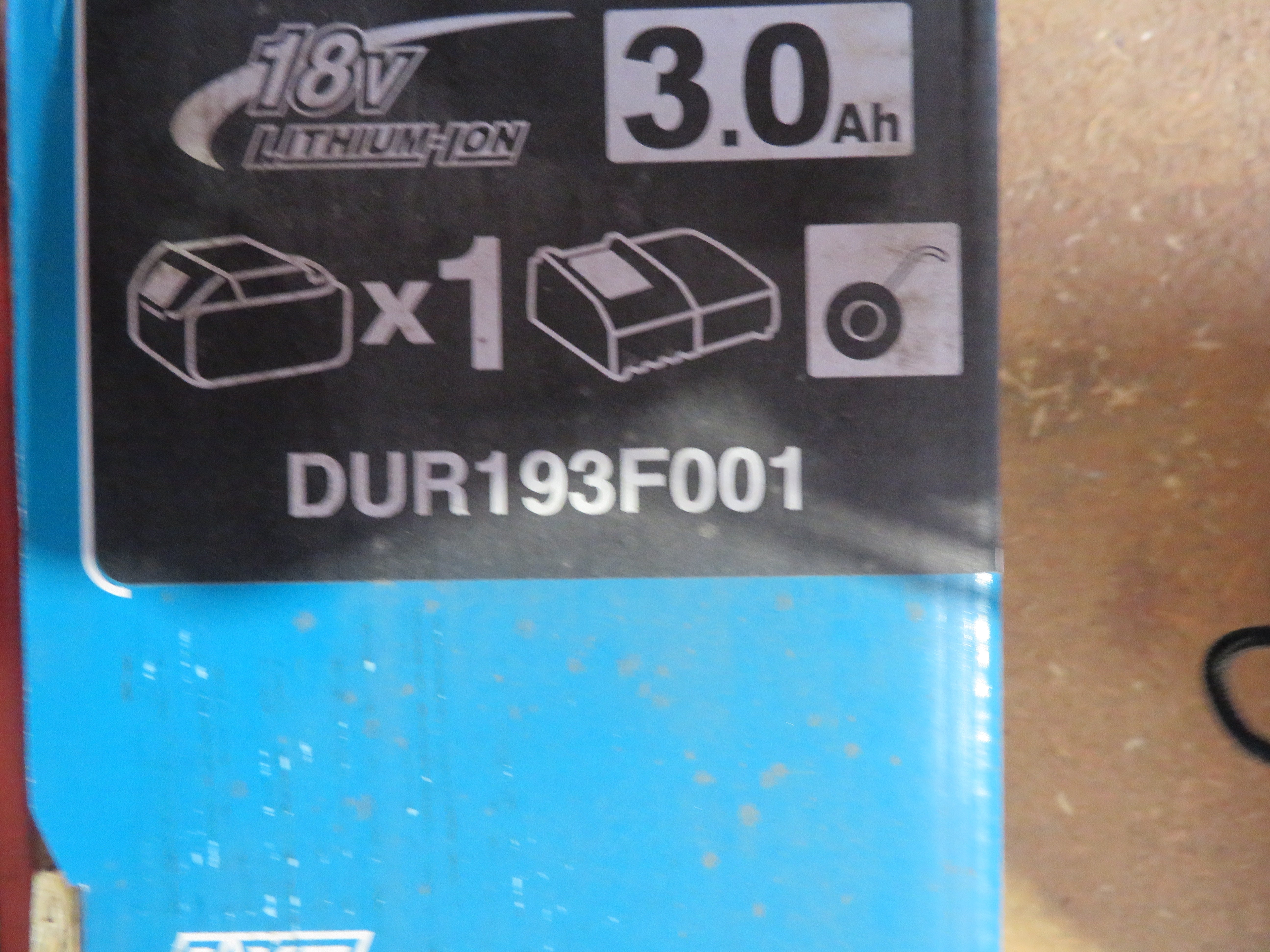 Makita Dur193 Line Trimmer Kit 1X 3Ah 1X Dc18Wc Charger