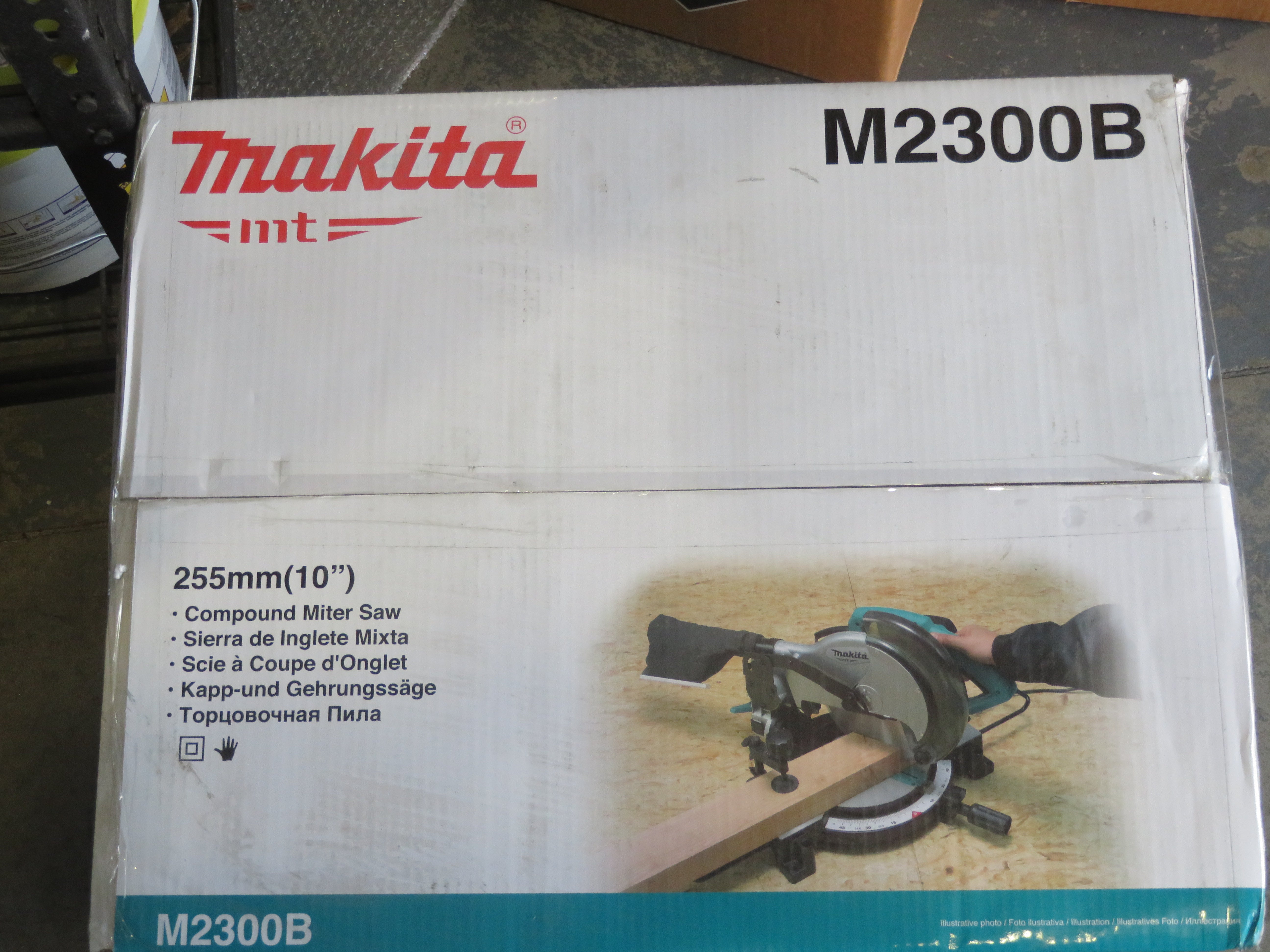 Makita 255mm 10 in Compound Mitre Saw