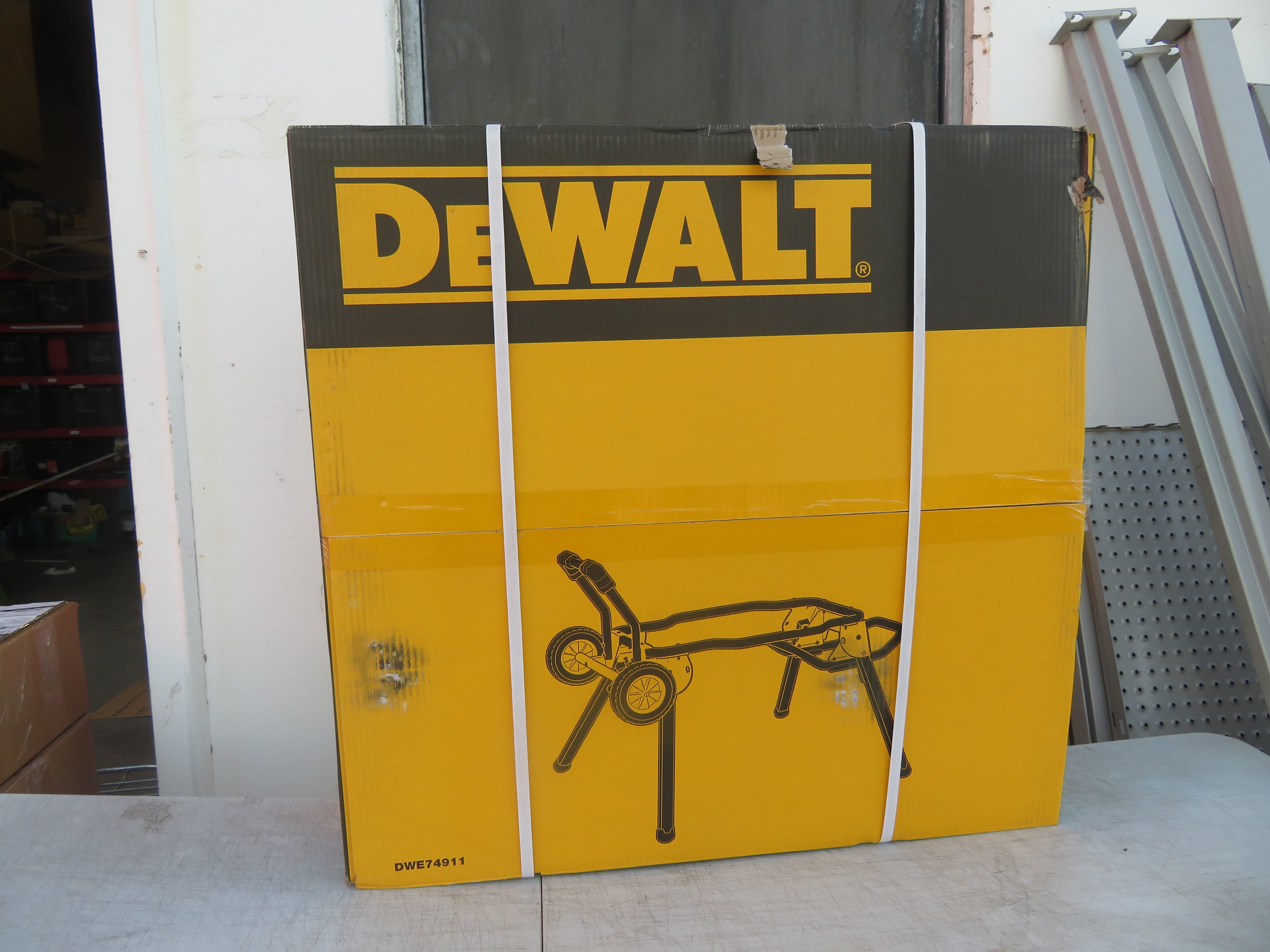 DEWALT Rolling Stand Table Saw
