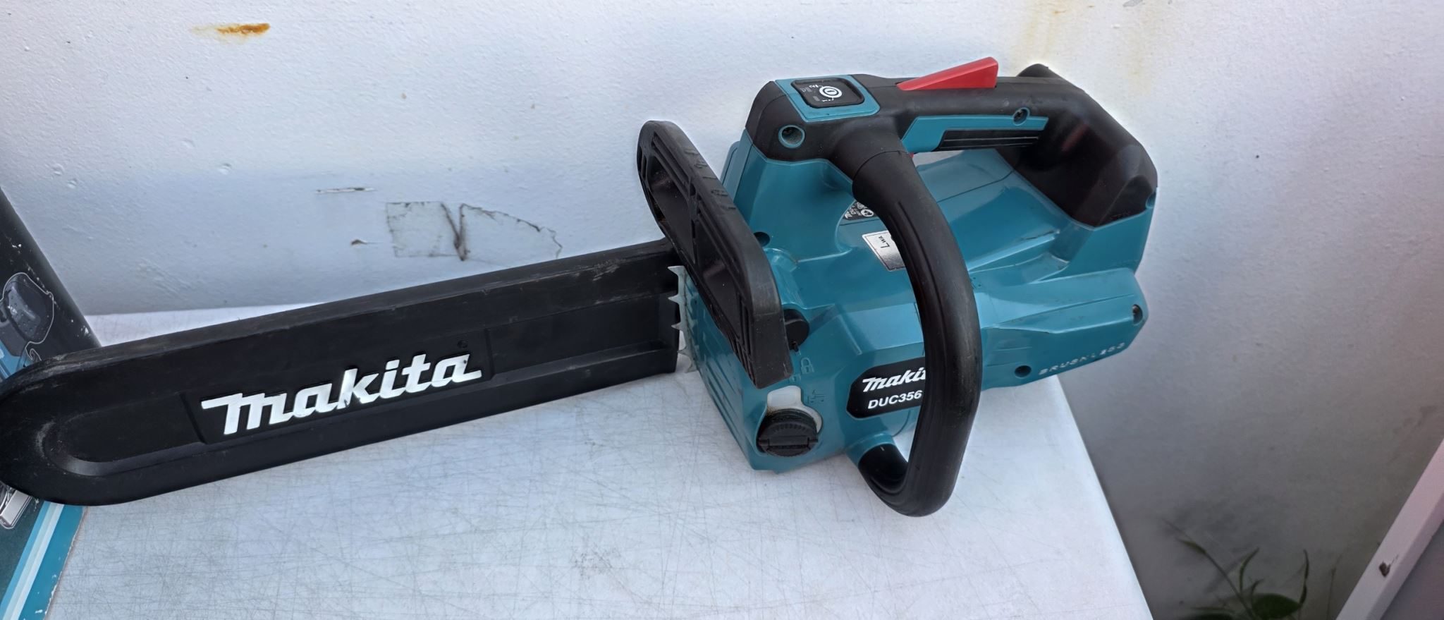 Makita 18Vx2 Bl Chainsaw Top 14 in Ex Demo