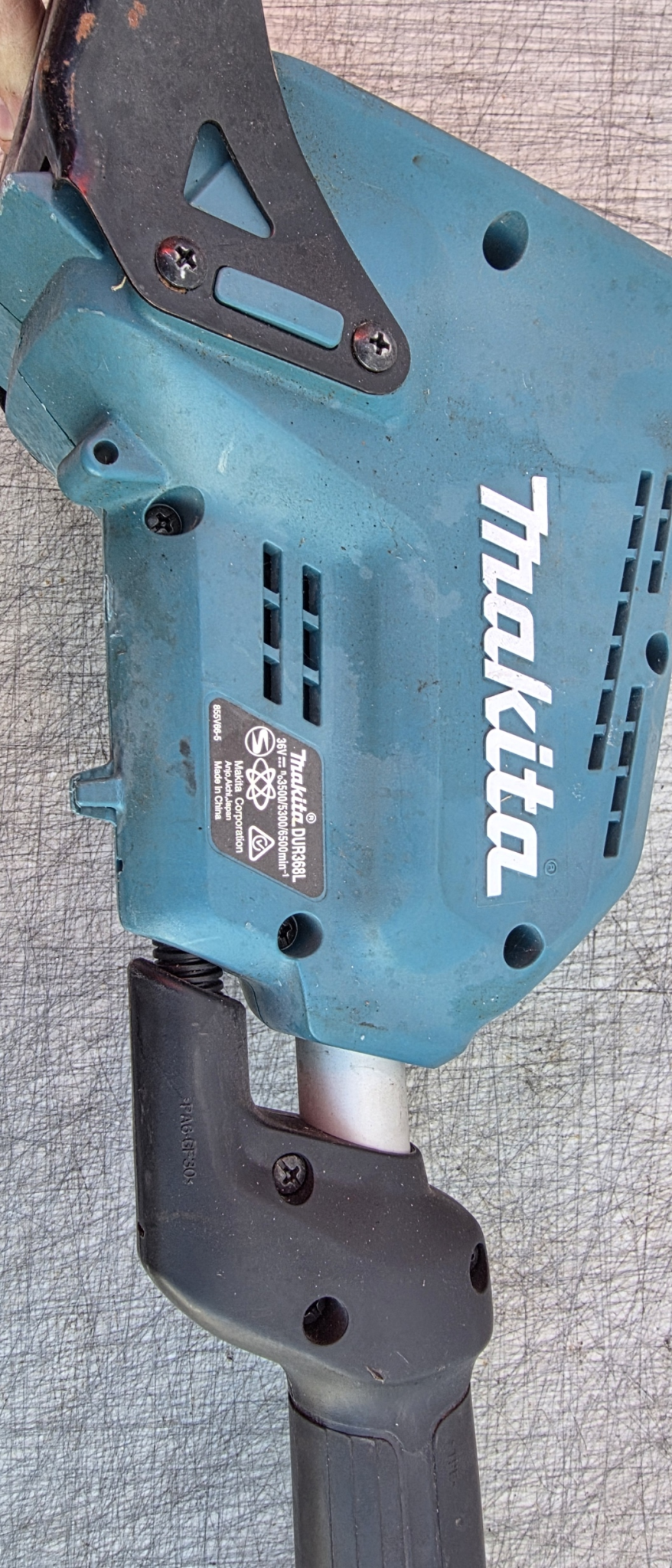Makita 18Vx2 Bl Line Trimmer Loop Adt Ex Demo