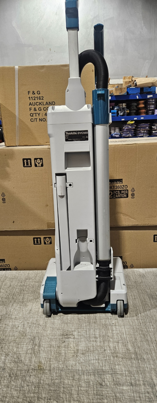 Makita 18Vx2 Bl Upright Cleaner Ex Demo