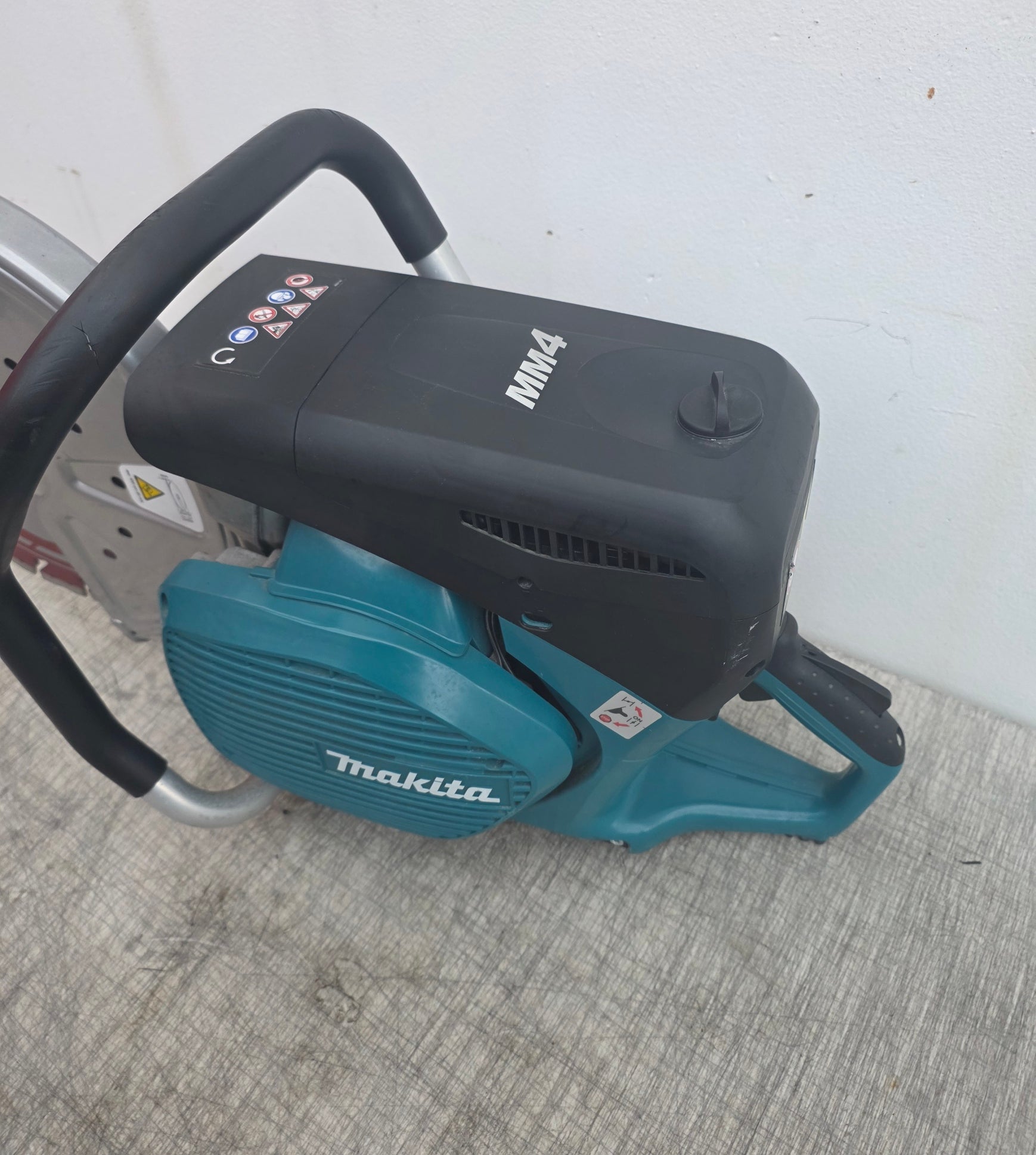 Makita POWER CUT 75.6CC 14INCH 4ST KIT Ex Demo