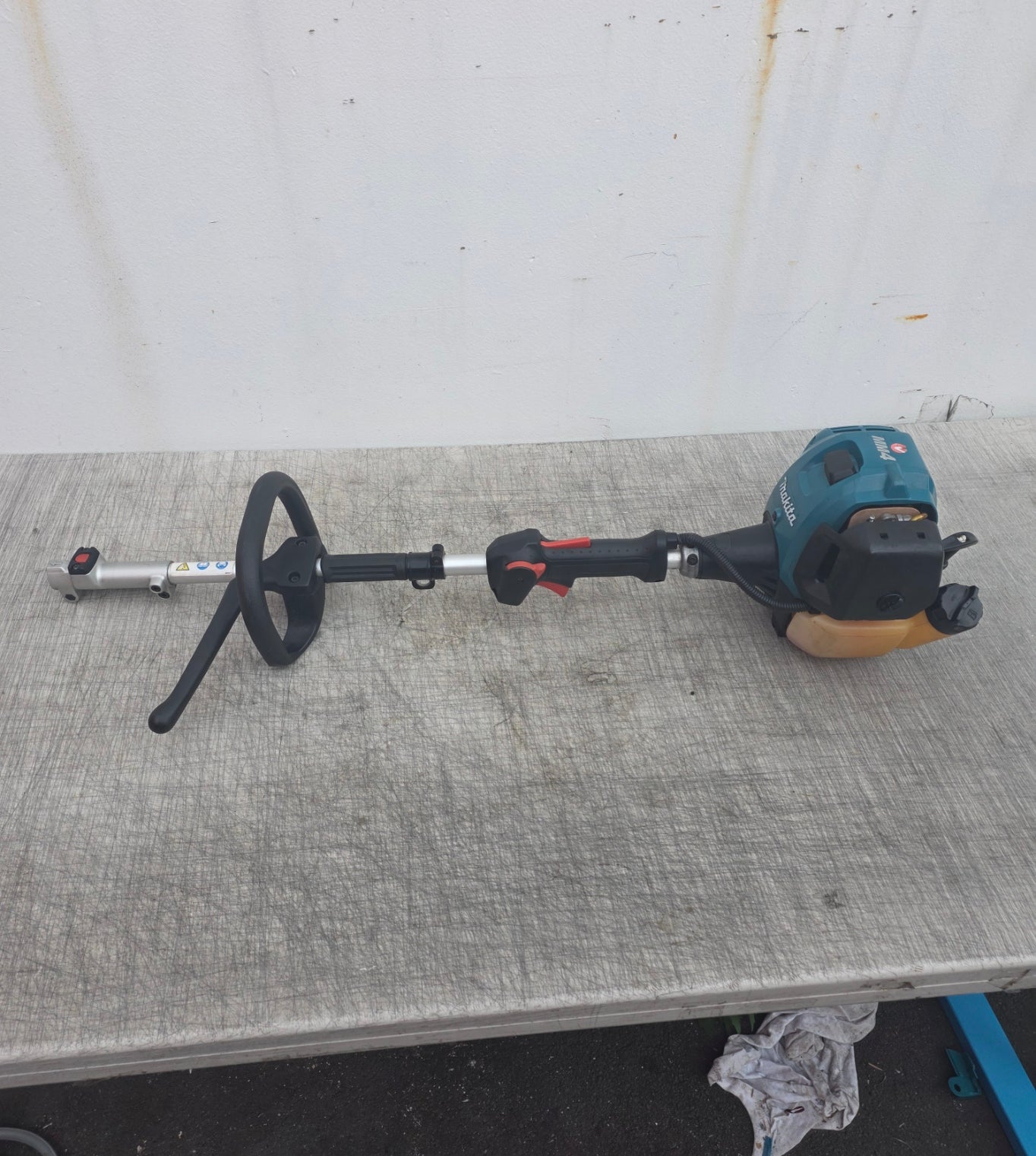 Makita 25.4Cc 4 Stroke Multi Function Power Head Ex Demo
