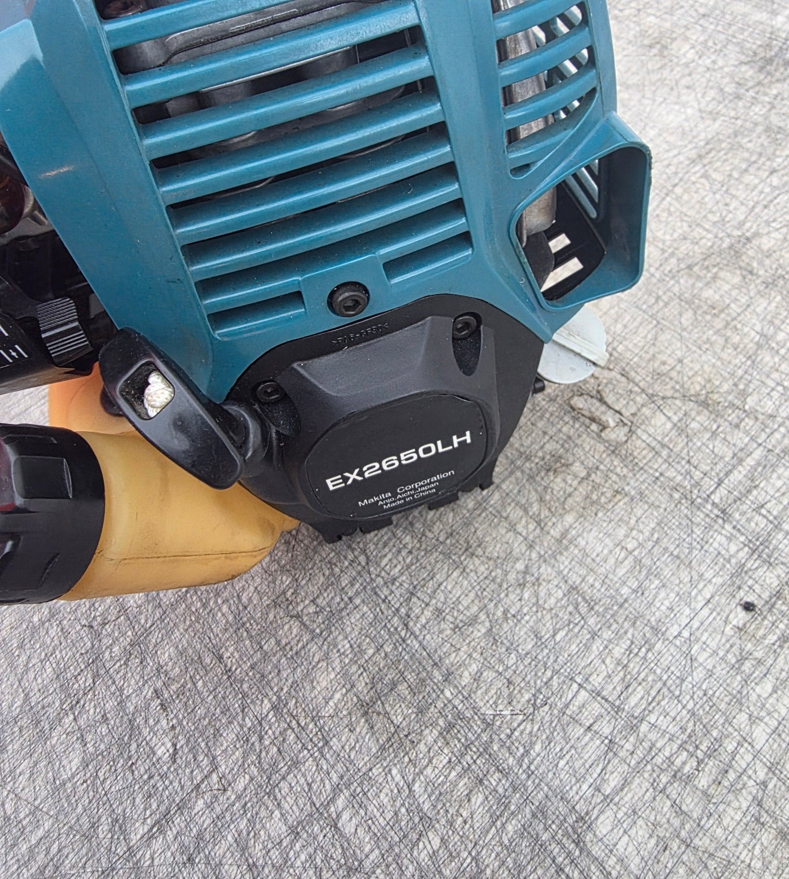 Makita 25.4Cc 4 Stroke Multi Function Power Head Ex Demo