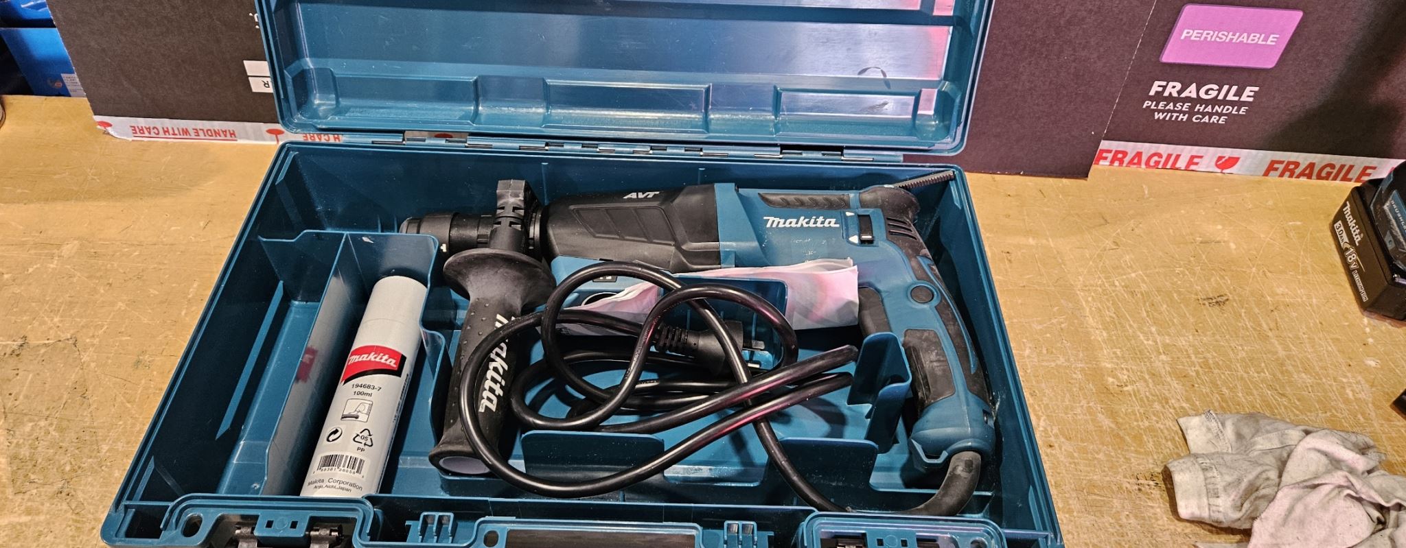 Makita ROTARY HAMMER 26MM 3 MODE AVT Ex Demo