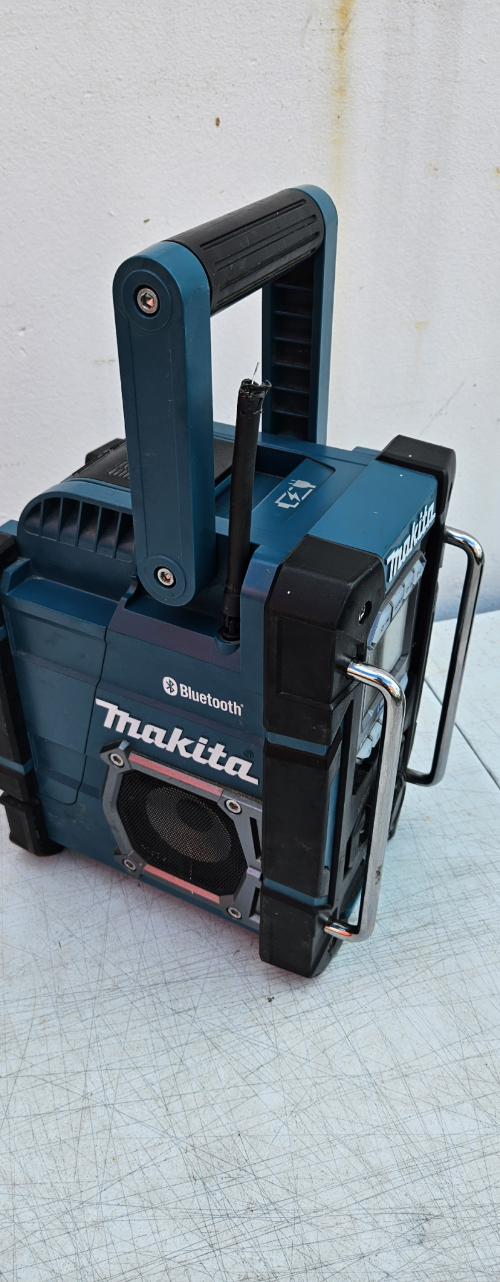 Makita 18V Lxt Charger Radio Teal Ex Demo