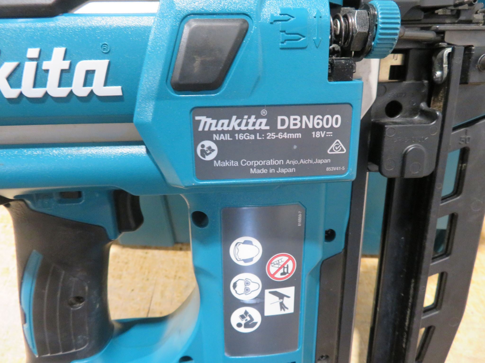 MAKITA 18V LXT 16Ga BRAD-straight