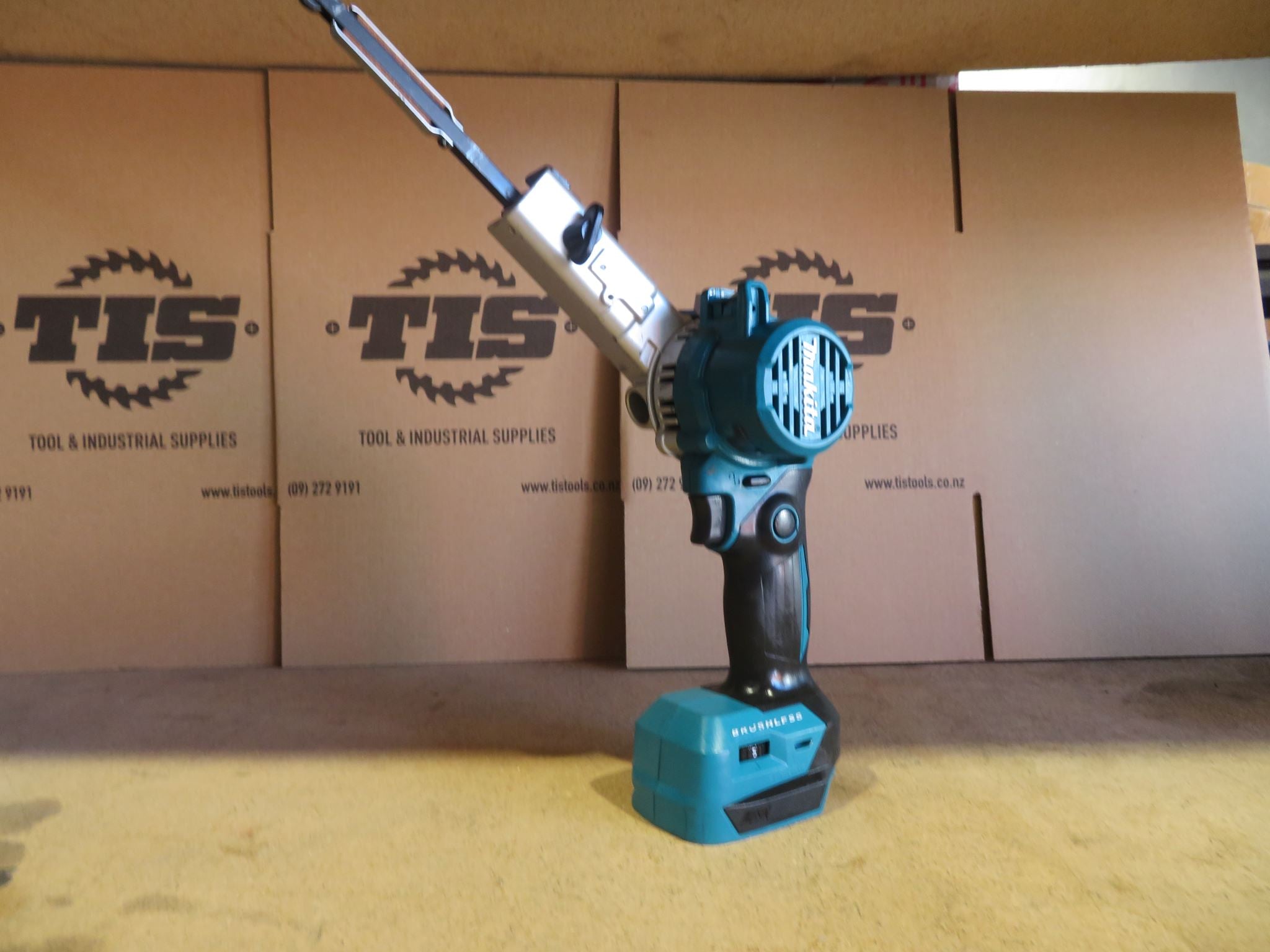Makita Ex Demo DBS180Z 18V LXT Brushless 9mm Belt Sander - Clearance