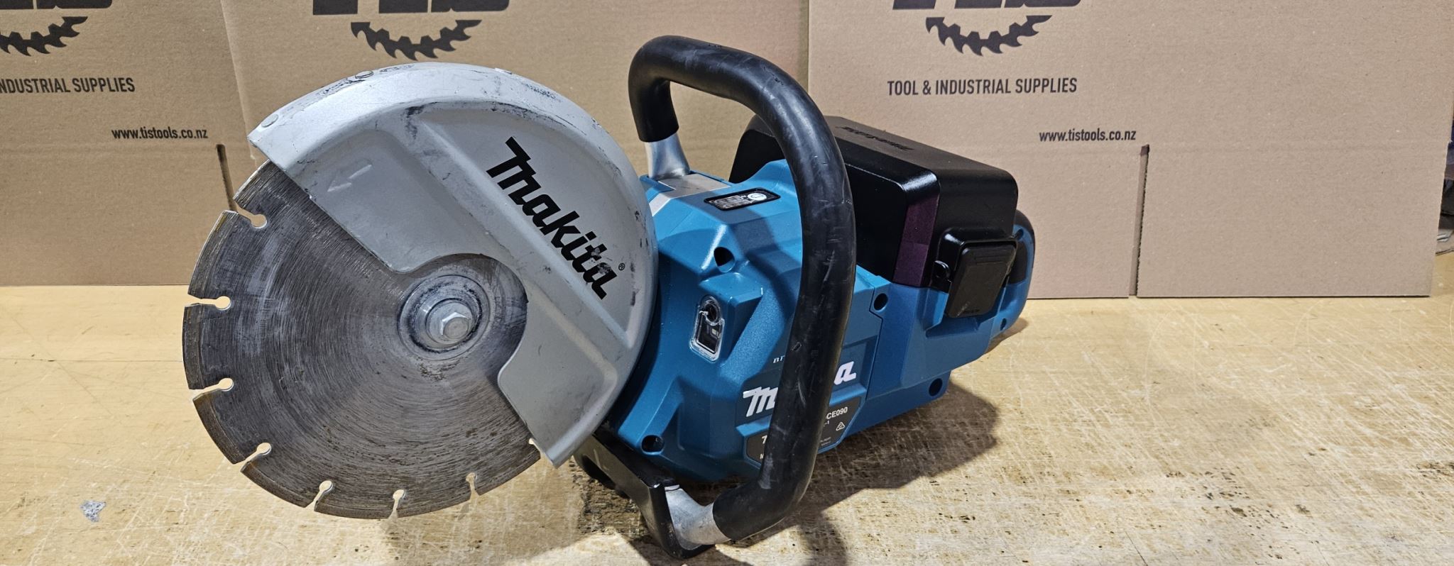 Makita 18Vx2 BL 9 inch POWER CUTTER skin Ex Demo