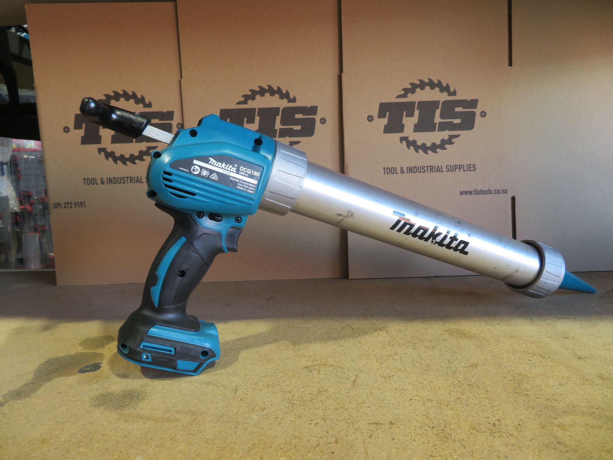 Makita EX DEMO 18V LXT CAULKING GUN 600ml