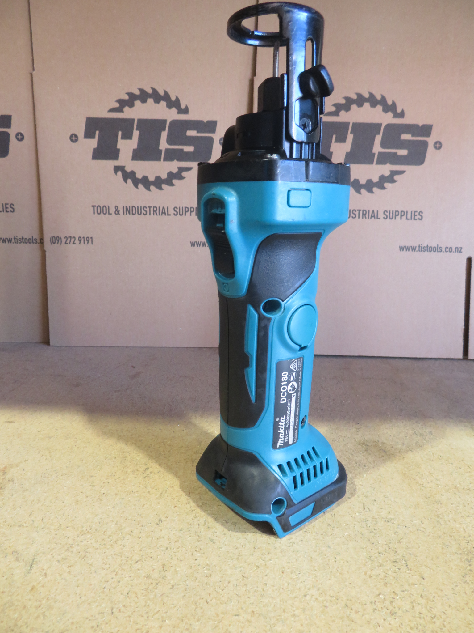 MAKITA 18V LXT CUT-OUT TOOL Ex Demo