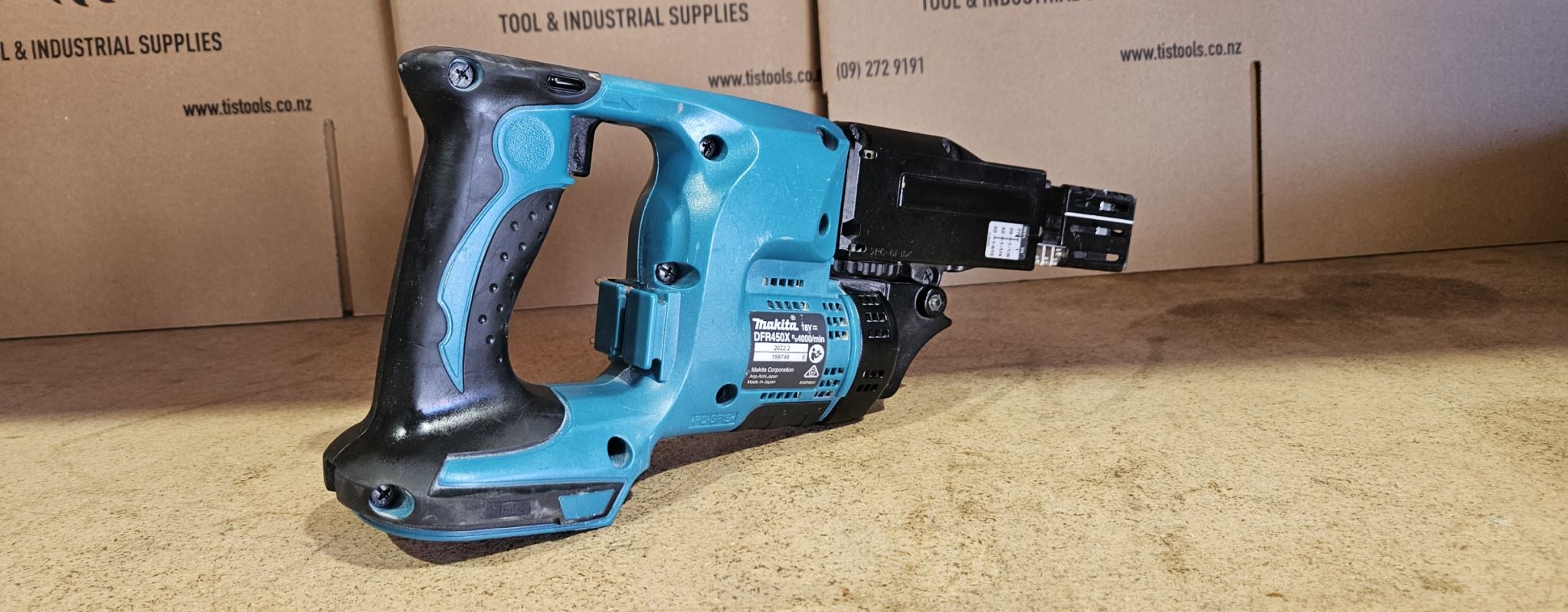 MAKITA EX DEMO 18V LXT AUTO FEED SCREWDRIVER