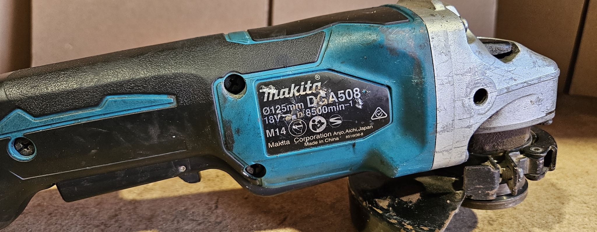MAKITA EX DEMO 18V BL GRINDER 125mm Paddle