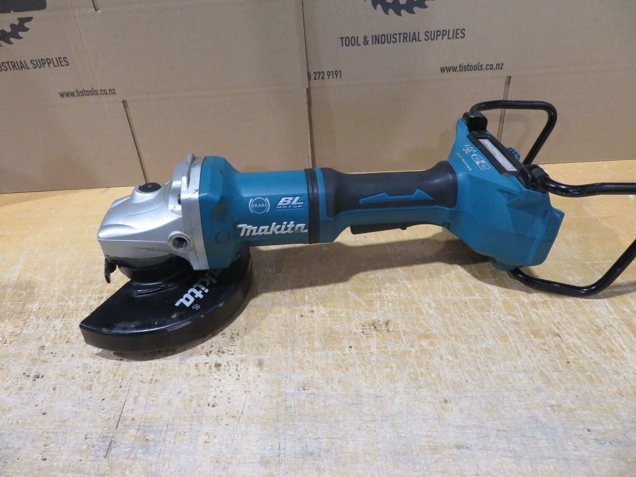 Makita LXT 18Vx2 180mm Brushless Mobile Angle Grinder