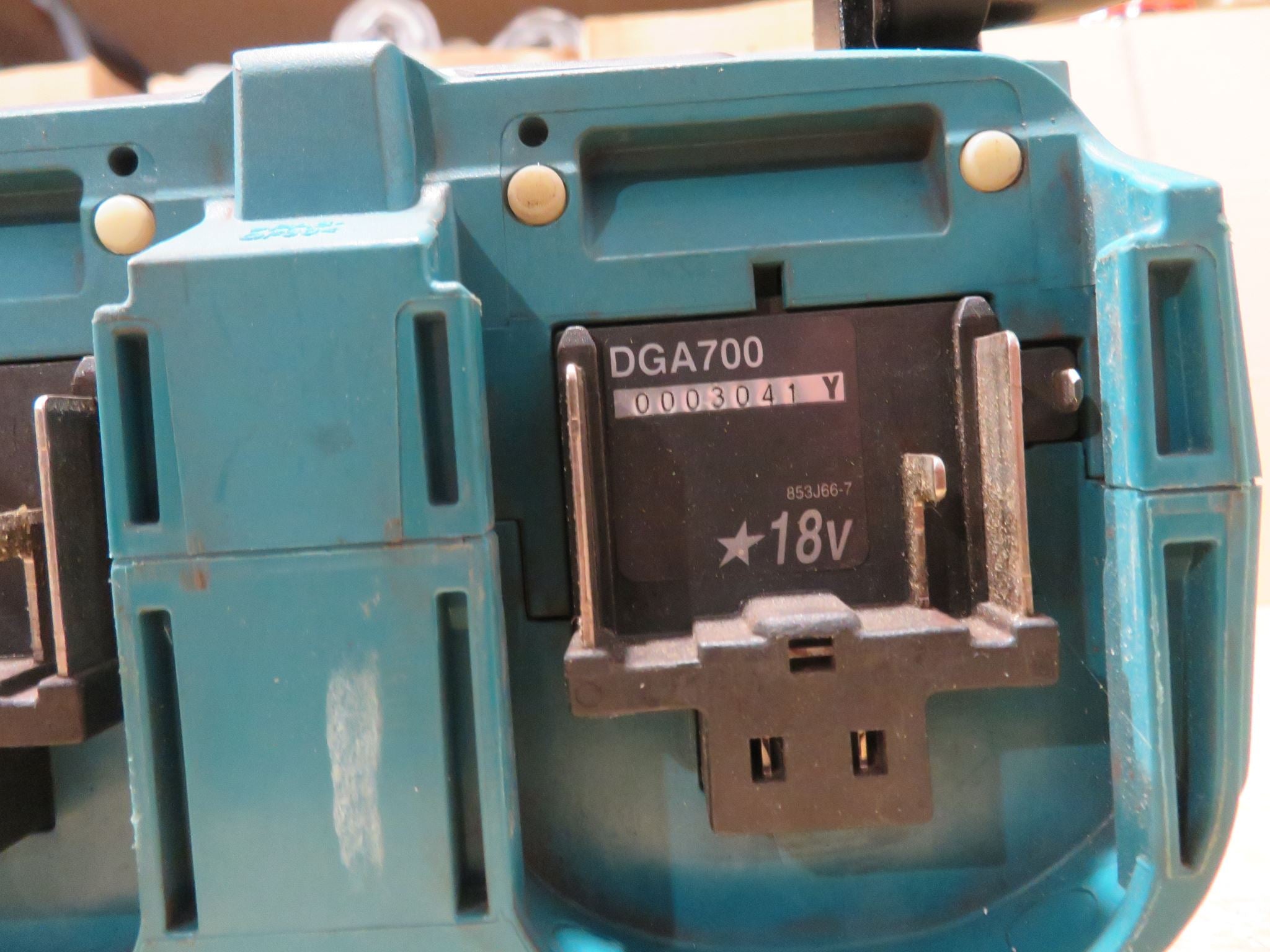 Makita LXT 18Vx2 180mm Brushless Mobile Angle Grinder