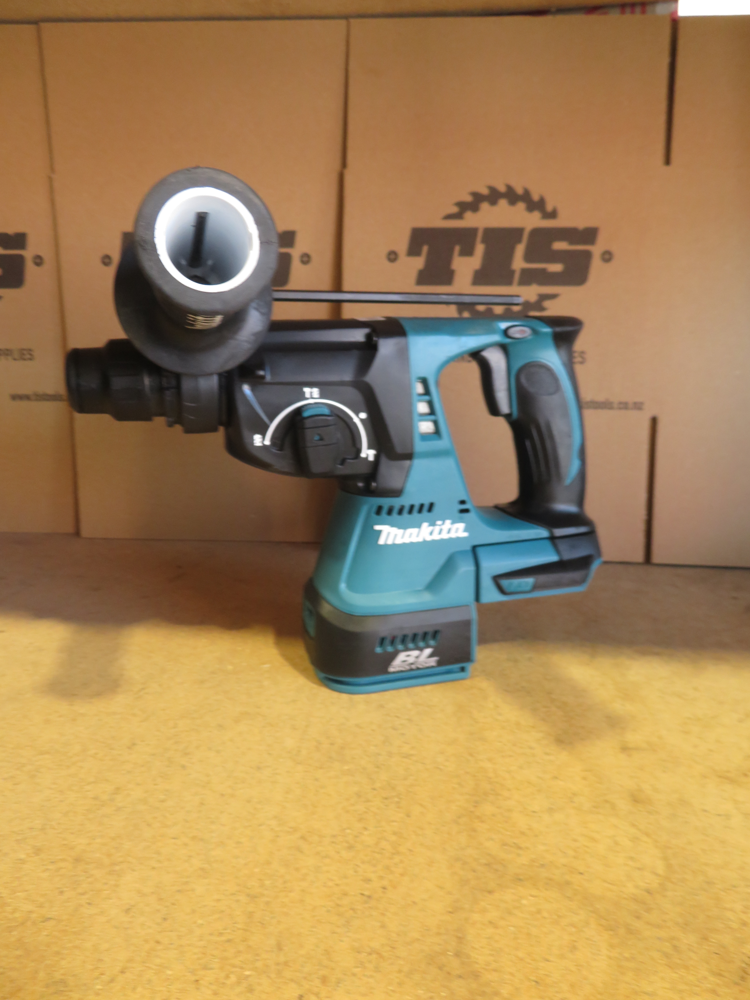 MAKITA 18V LXT BL ROTARY HAMMER Ex Demo