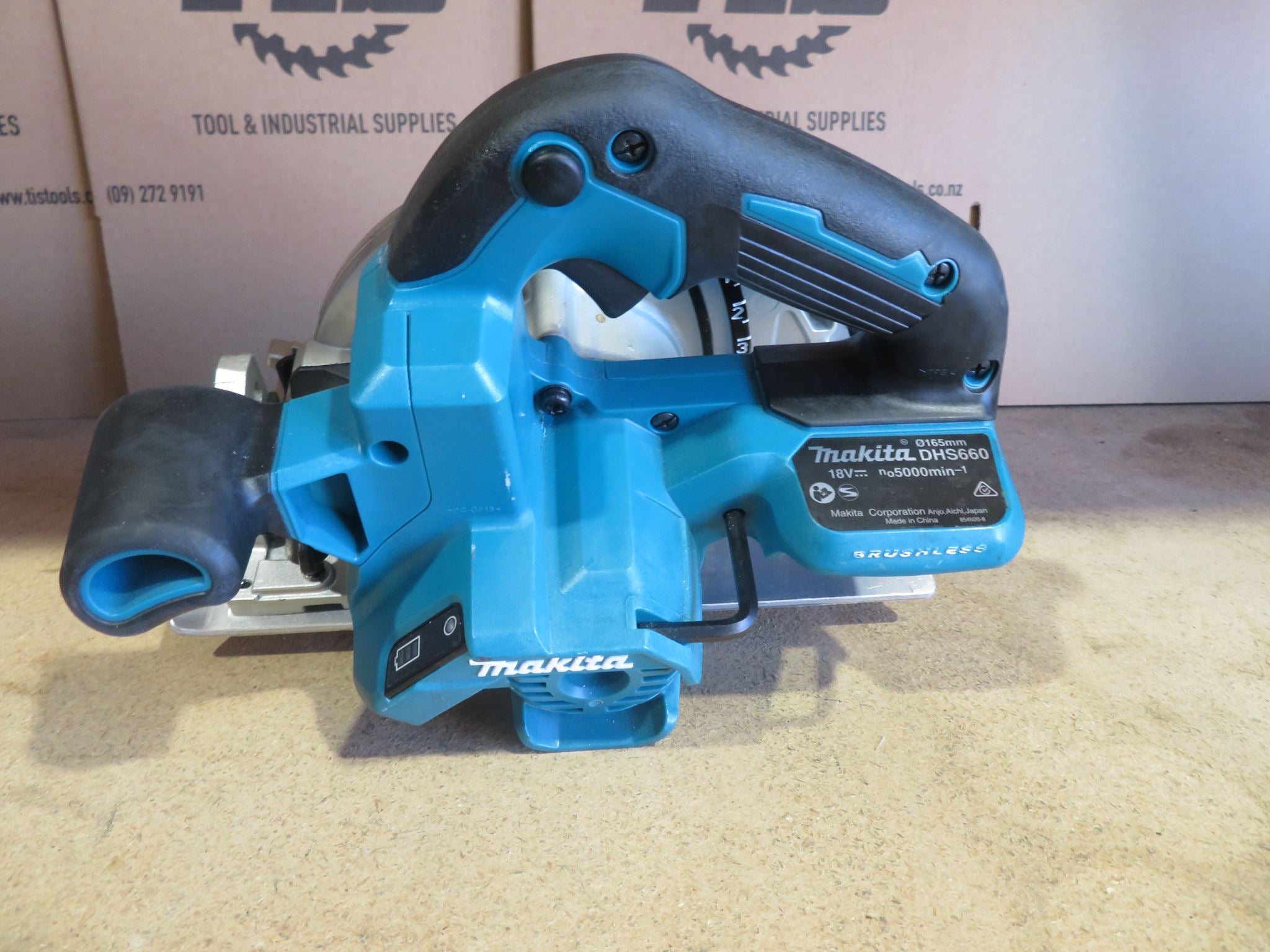 Makita Ex Demo DHS660Z 18V LXT Brushless 165mm Circular Saw