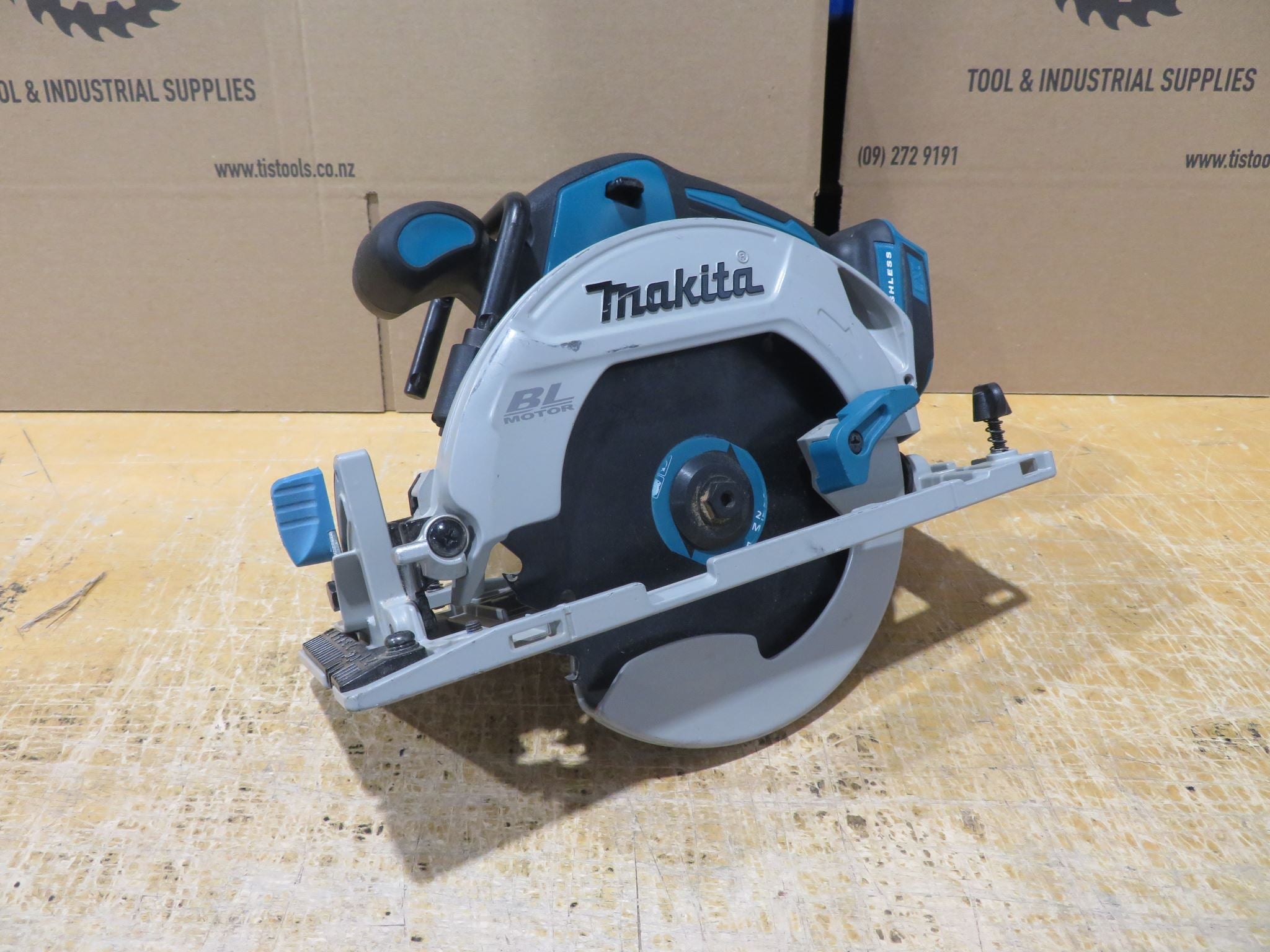 Makita EX DEMO 18V LXT Brushless 165mm Circular Saw