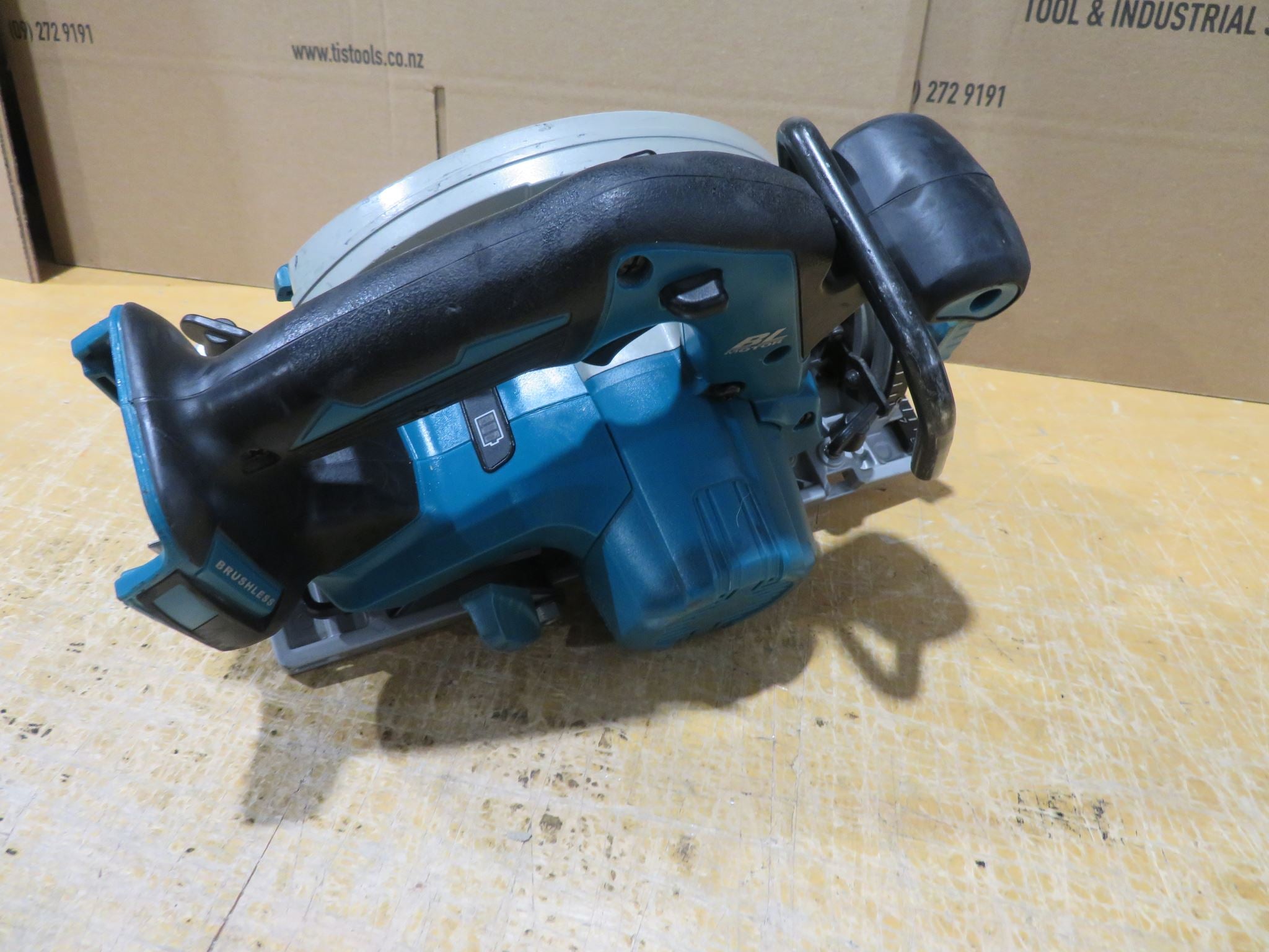 Makita EX DEMO 18V LXT Brushless 165mm Circular Saw