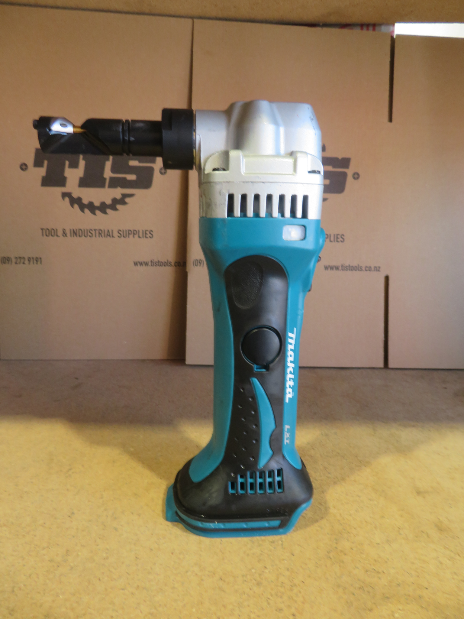 MAKITA 18V LXT NIBBLER Ex Demo