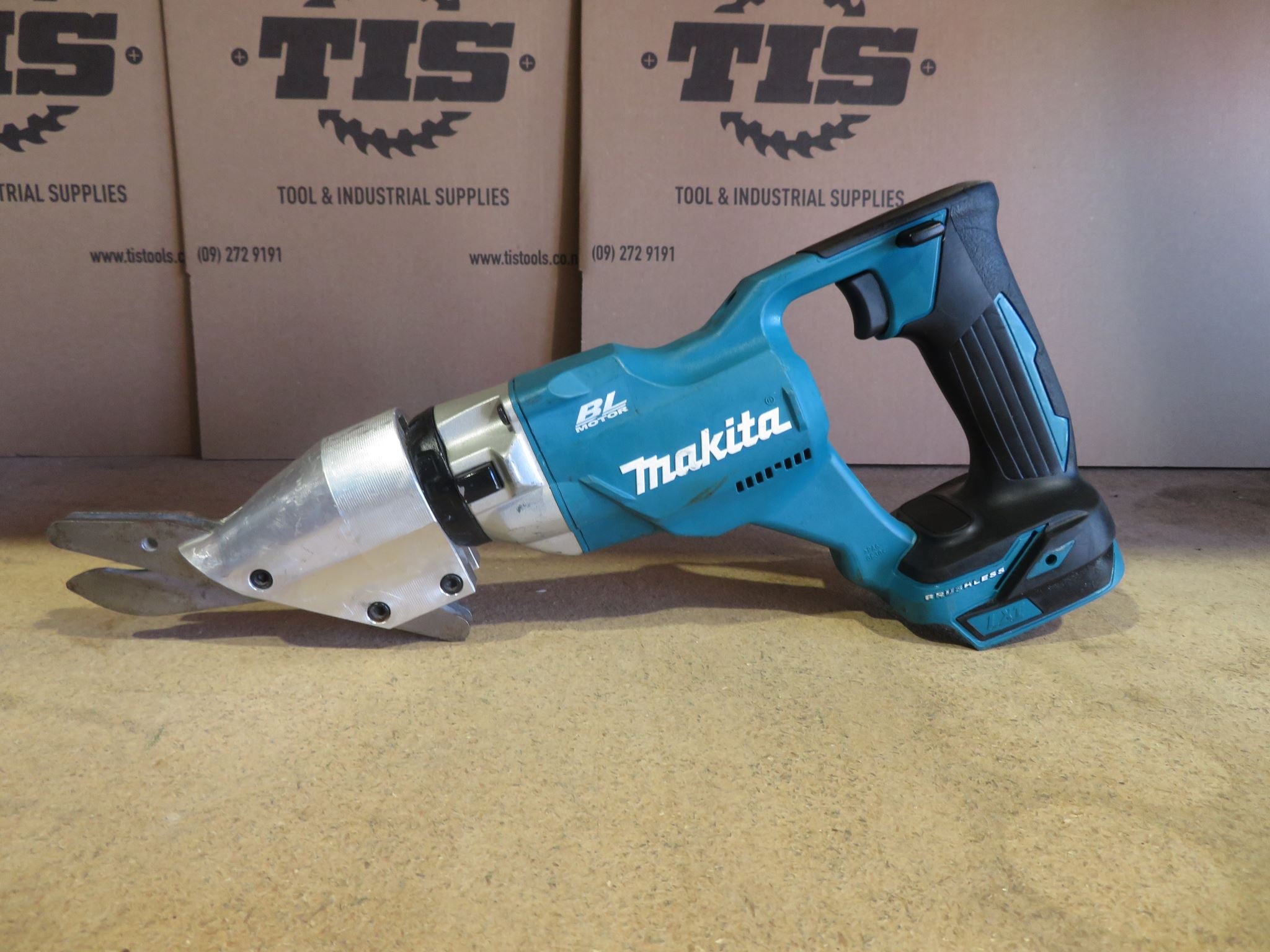 Makita Ex Demo 18V LXT Brushless 13mm Fibre Cement Shears