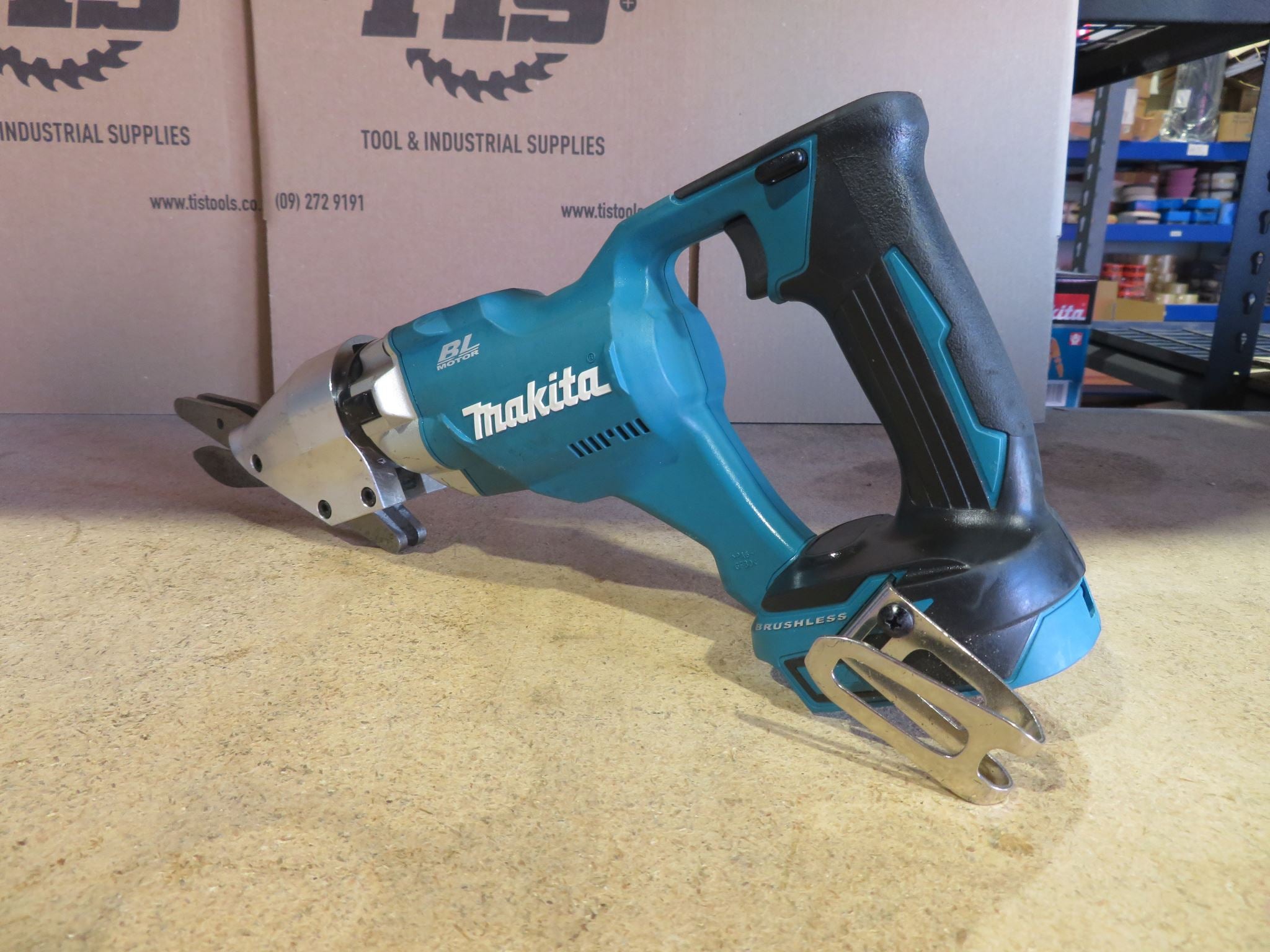 Makita Ex Demo 18V LXT Brushless 13mm Fibre Cement Shears