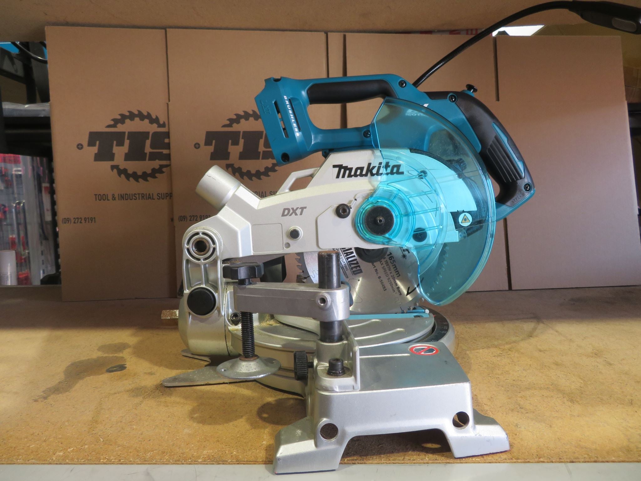 Makita Ex Demo DLS600Z 18V LXT Compact Brushless 165mm (6-1/2in) Mitre Saw
