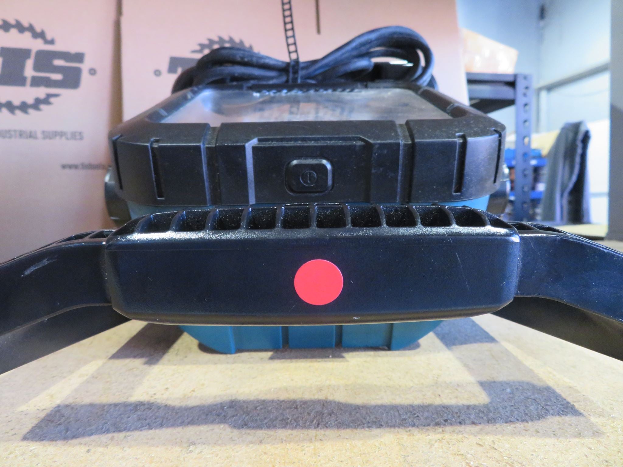 Makita Ex Demo 18V LXT Lithium-Ion Cordless/Corded 20 L.E.D. Work Light,