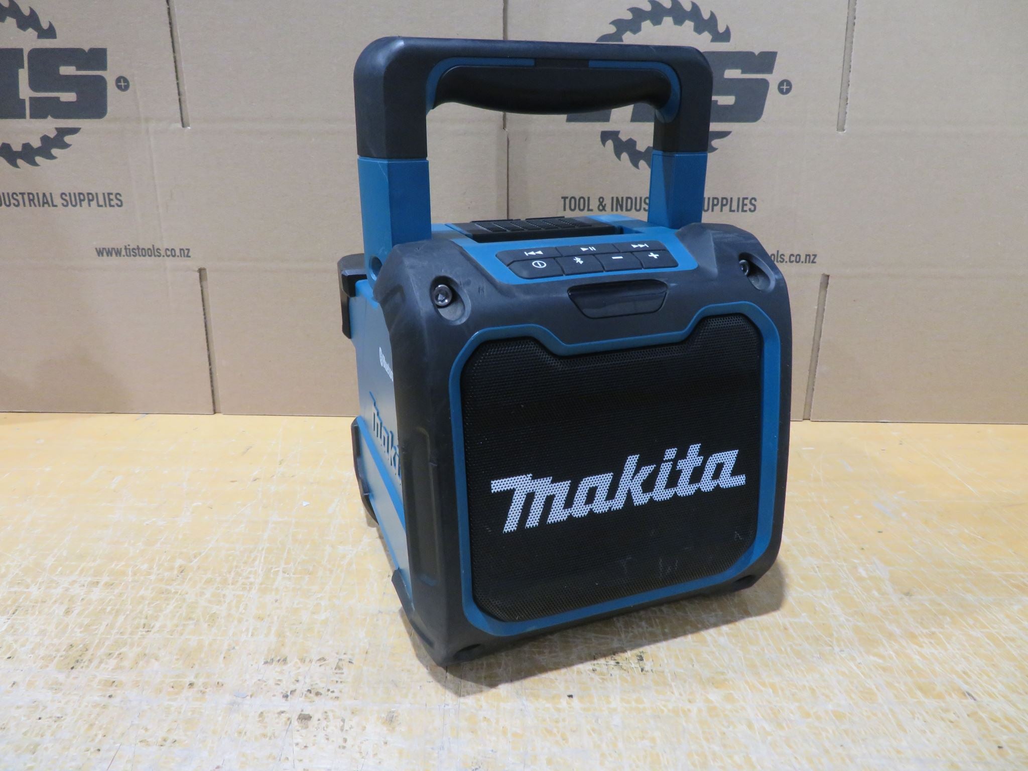 Makita DMR200 18V Jobsite Speaker