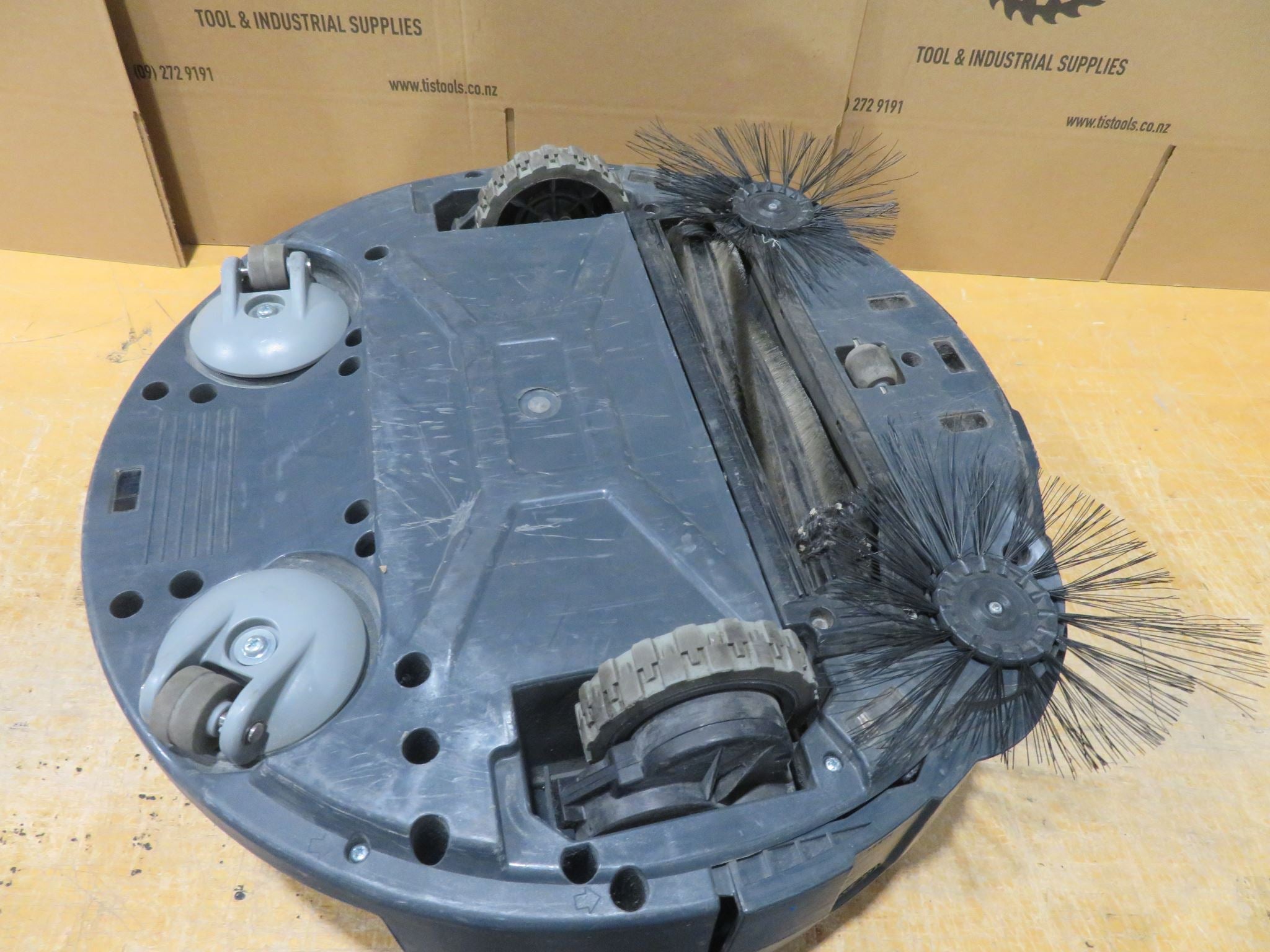 Makita EX DEMO 18V LXT BL ROBO PRO CLEANER