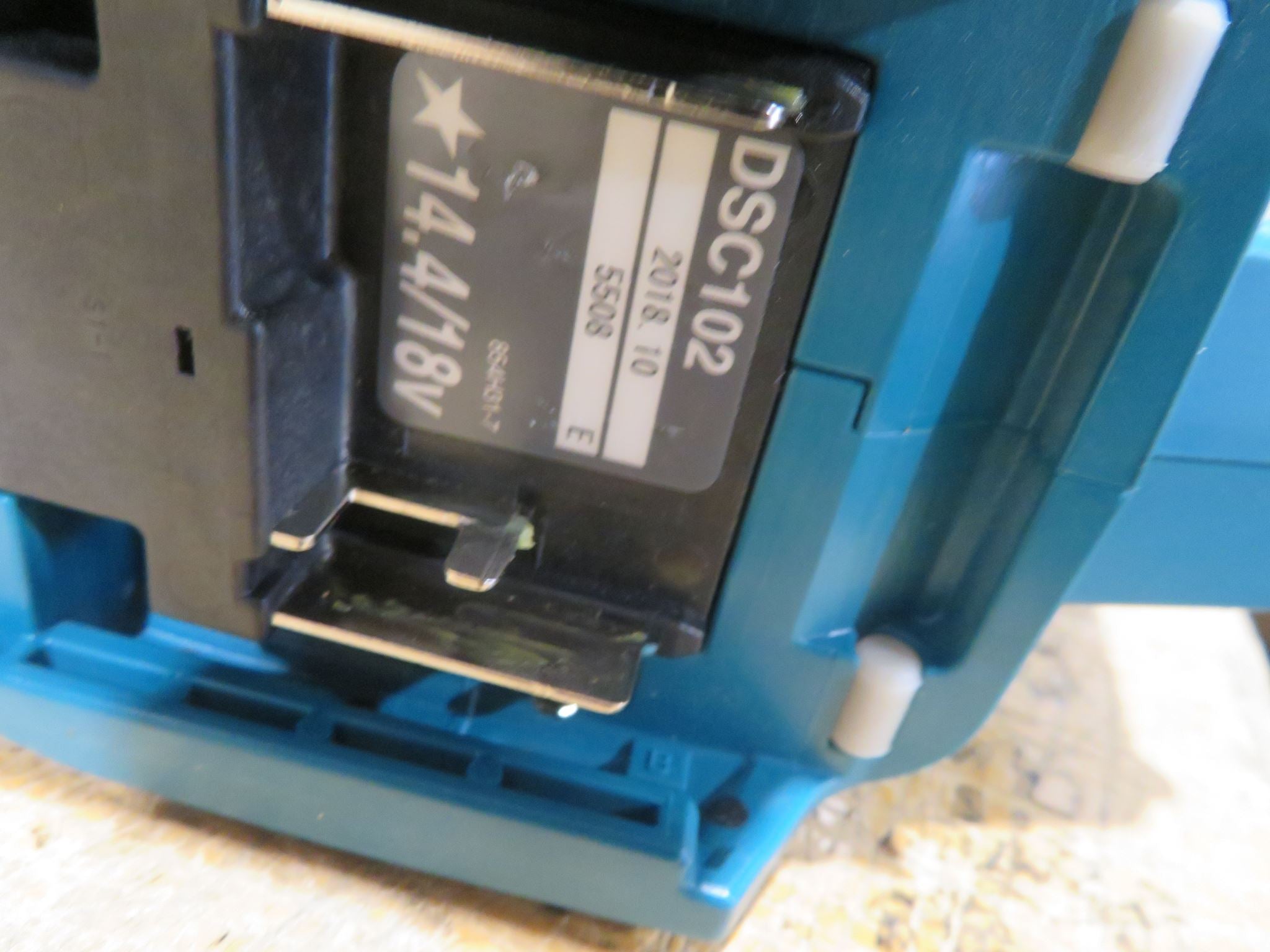 Makita 18V Lxt Bl Threaded Rod Cutter Ex Demo