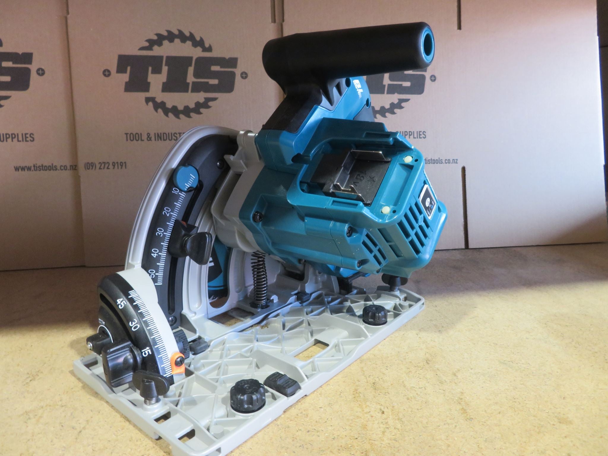 Makita 18Vx2 LXT BL PLUNGE SAW 165 BT Ex Demo