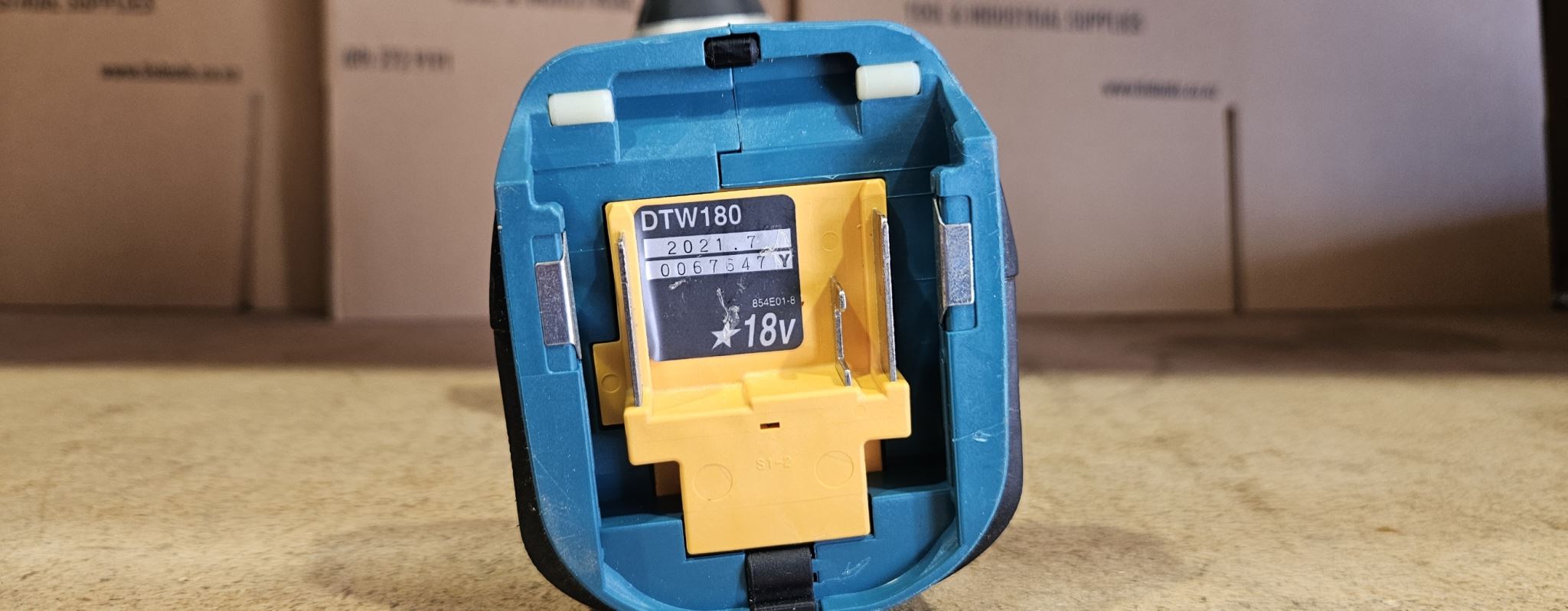 Makita EX DEMO 18V LXT BL 3/8in IMPACT WRENCH