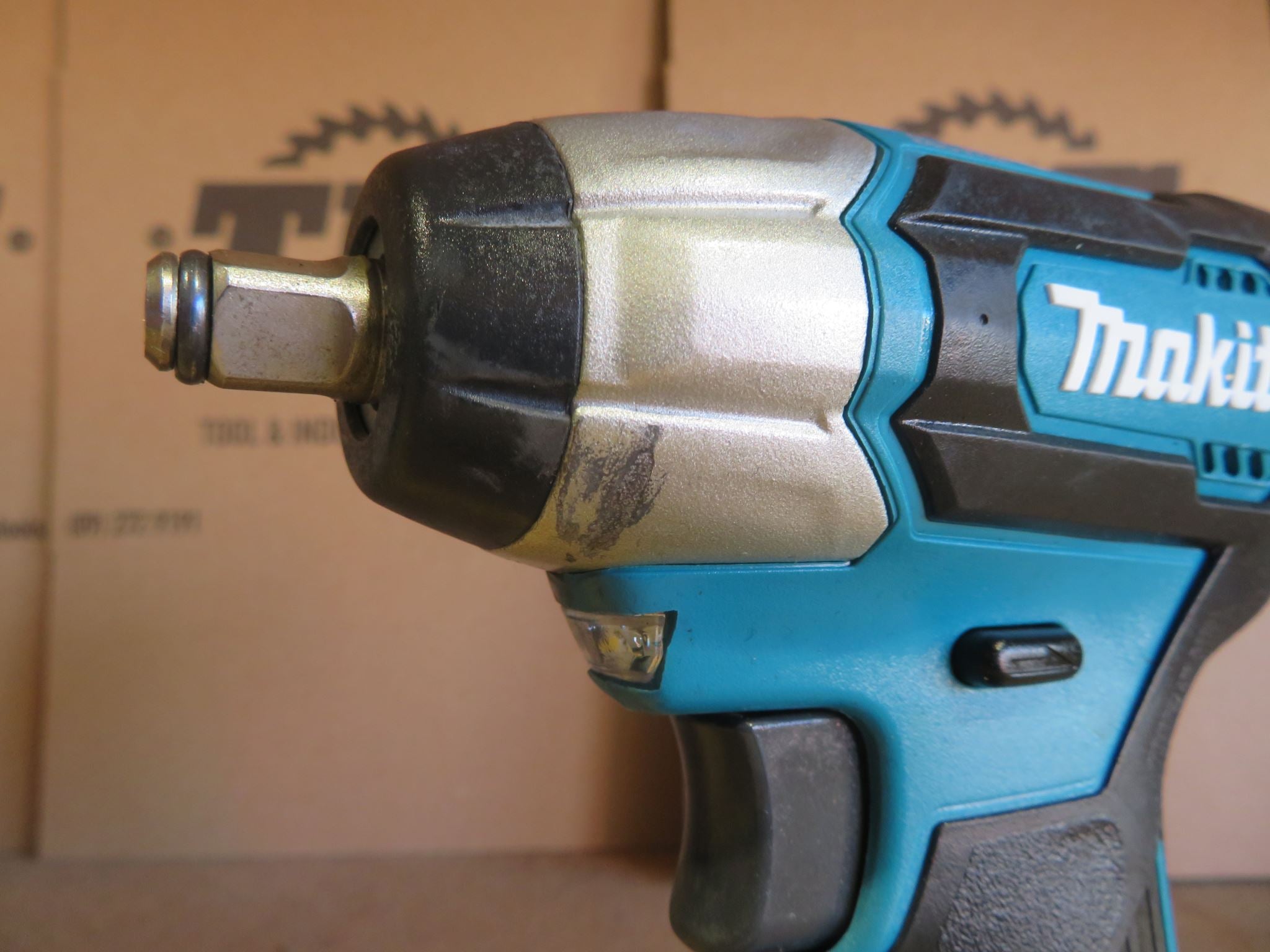 Makita EX DEMO 18V LXT BL 3/8in IMPACT WRENCH