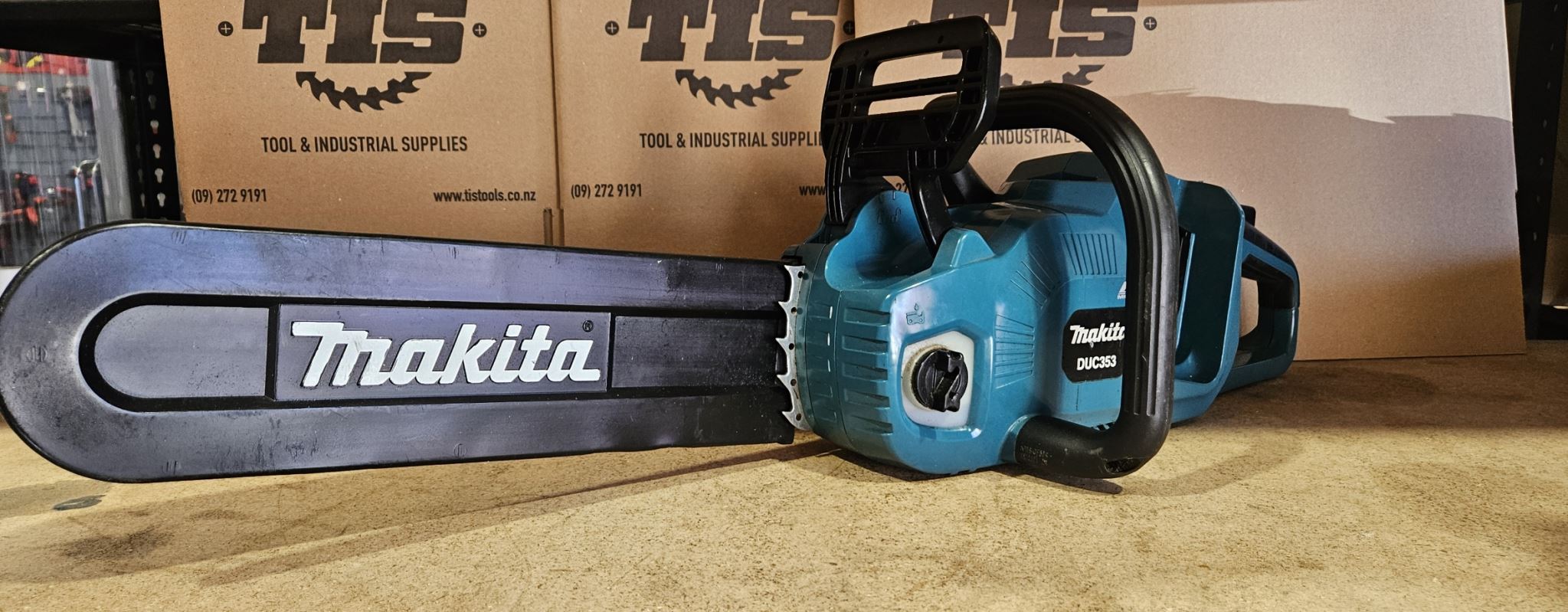 Makita 18Vx2 LXT BL CHAINSAW 350mm Ex Demo