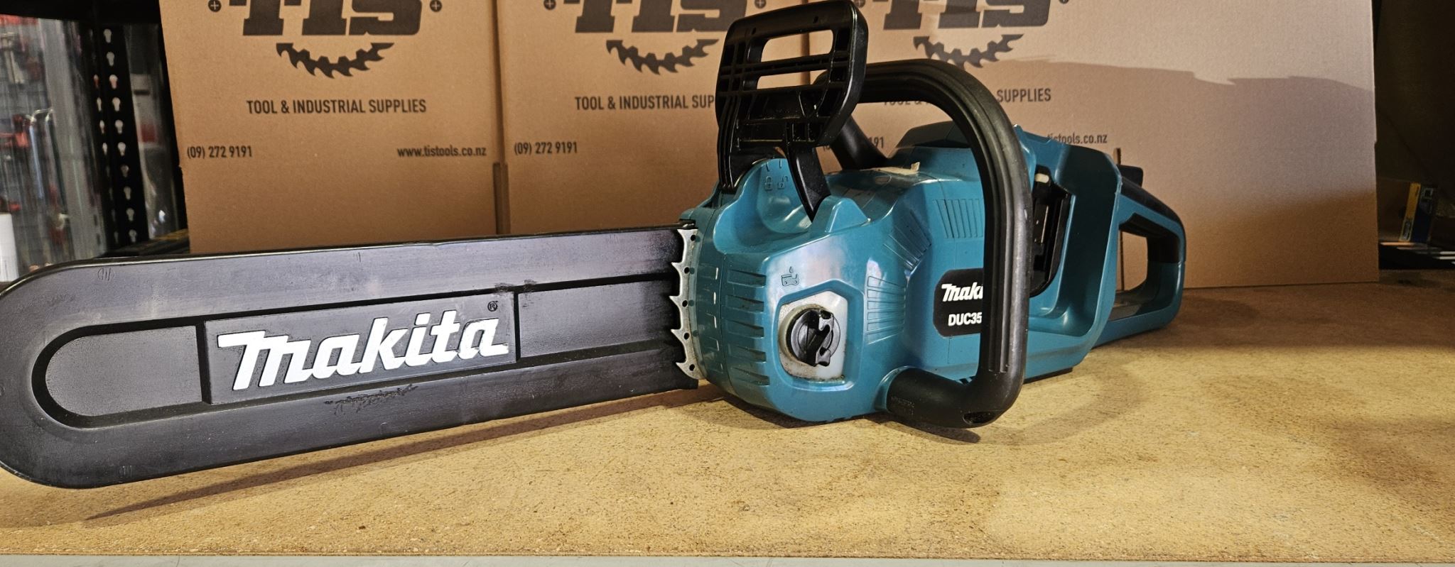 Makita 18Vx2 LXT BL CHAINSAW 350mm Ex Demo