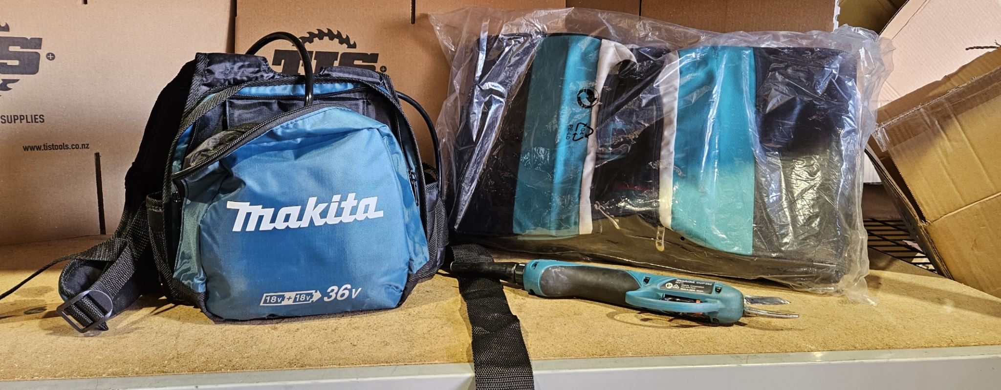 Makita 18Vx2 BL LXT PRUNING SHEAR Ex Demo